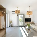 Alafropetra Luxury Lägenhetshotell Akrotírion