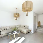 Alafropetra Luxury Lägenhetshotell 4*