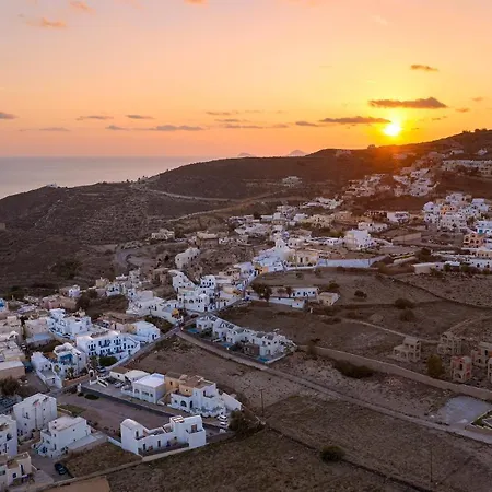 Ξενοδοχείο με διαμερίσματα Alafropetra Luxury 4*