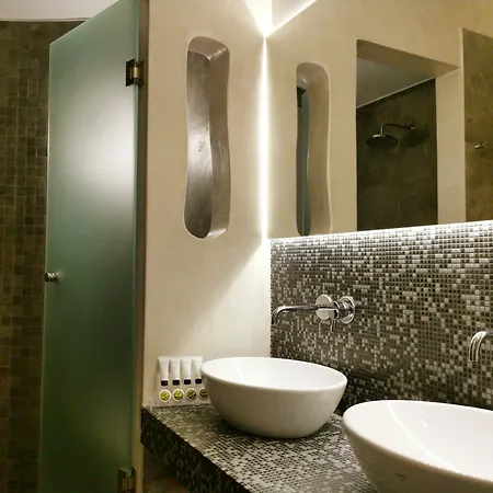 Ξενοδοχείο με διαμερίσματα Alafropetra Luxury 4*